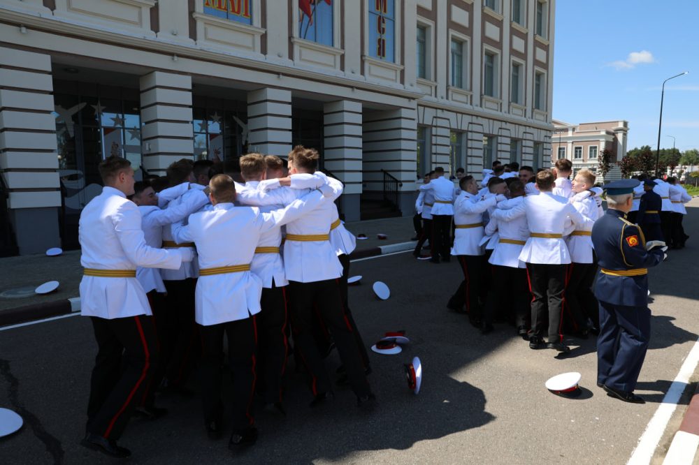 выпуск училища