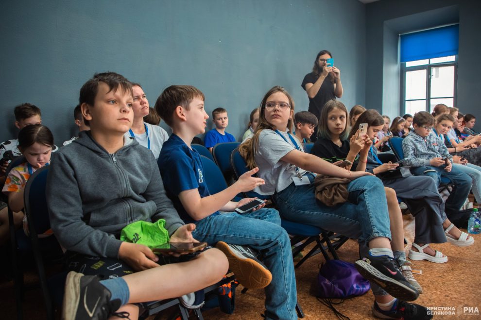 детская смена в ТЮЗ (1)