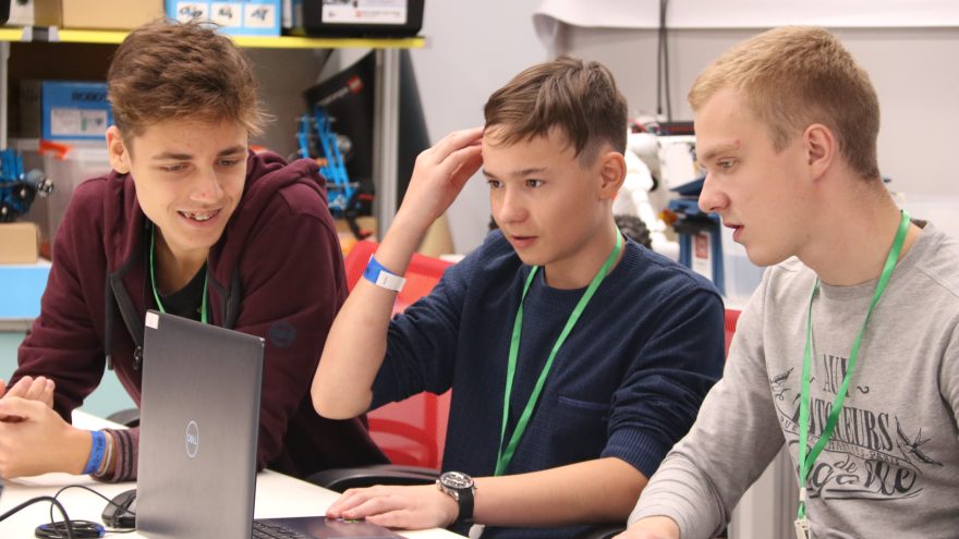 Подростки, школьники