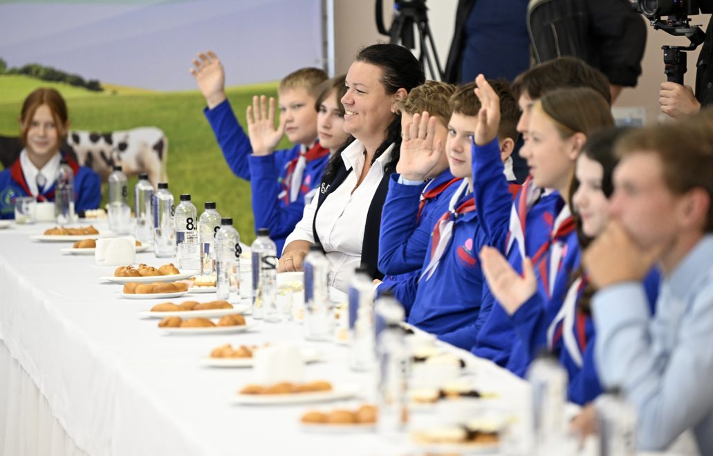 губернатор, студенты