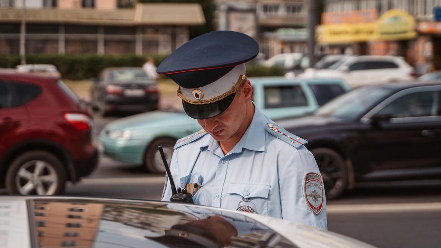 сотрудник ГАИ (2)