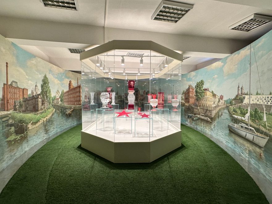 краеведческий музей ВВ, рубиновое стекло