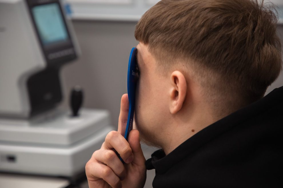 проверка зрения