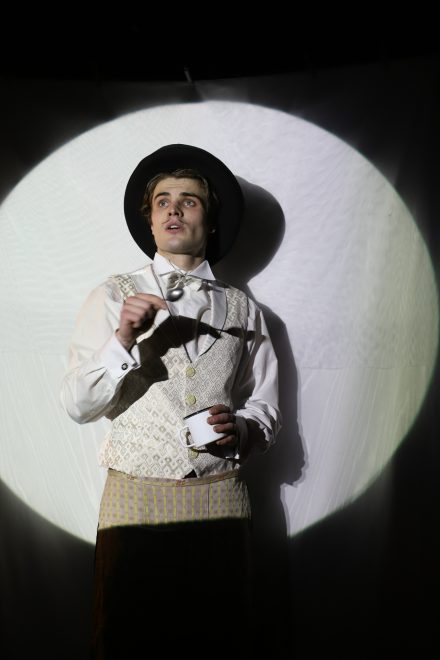 сцена из спектакля Поединок фото Кристина Белякова+