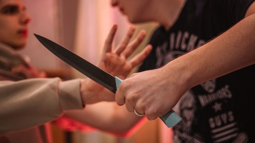 убийство, нож