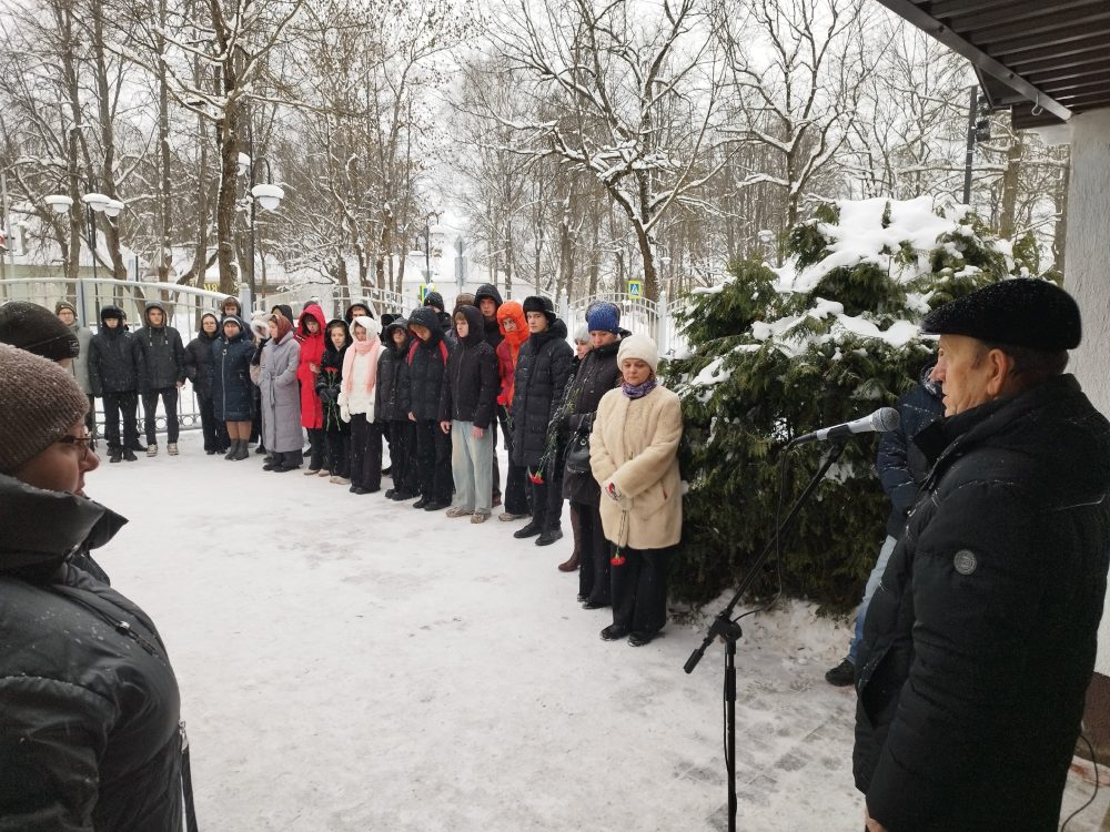 открытие мемориальных досок в школах