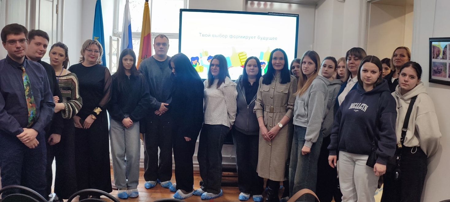 От вече до наших дней: студенты Торжка обсудили вопросы демократии