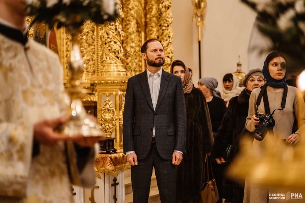 Виталий Королёв на Рождественской службе в Сочельник в Спасо-Преображенском соборе Твери. Фото: Леонид Смирнов / РИА Верхневолжье