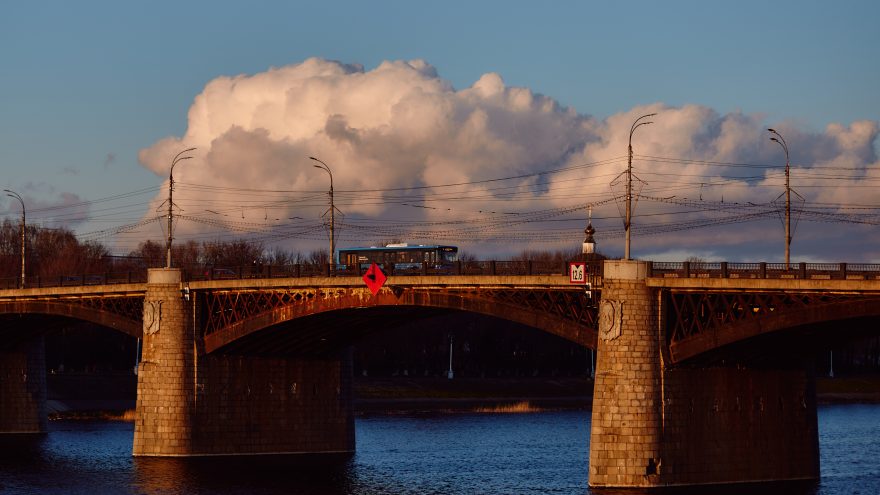 весна, новый мост