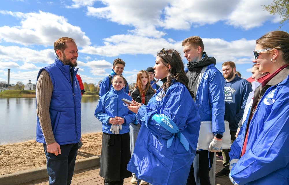 Виталий Королев принял участие в субботнике в Твери
