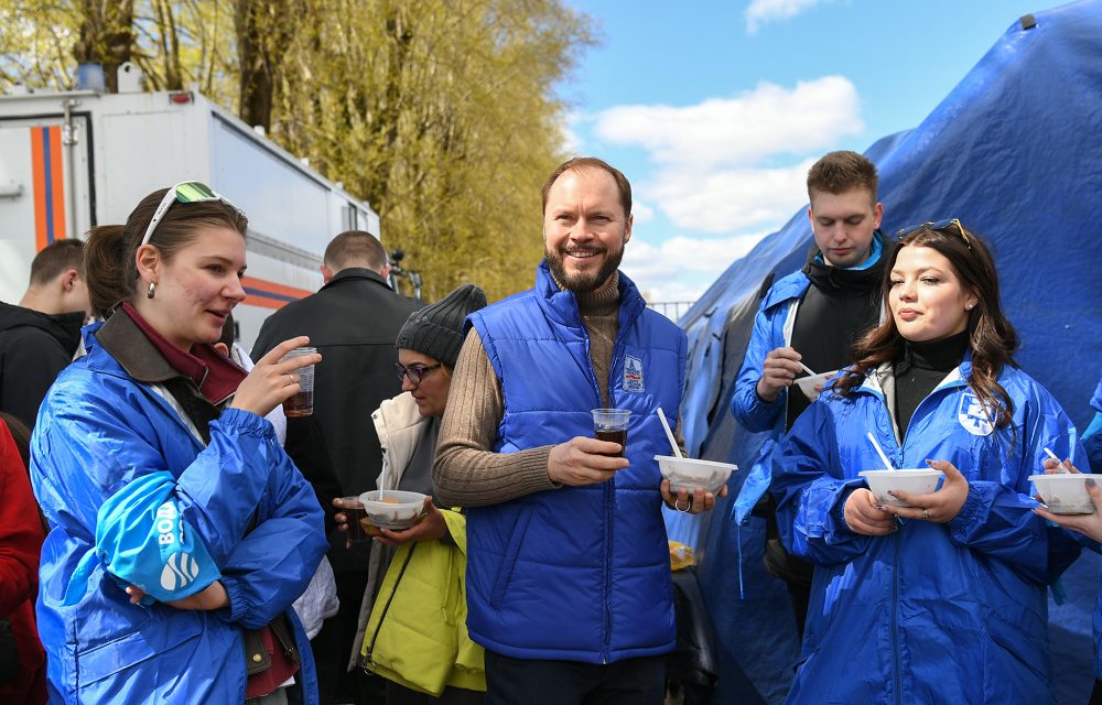 Виталий Королев принял участие в субботнике в Твери