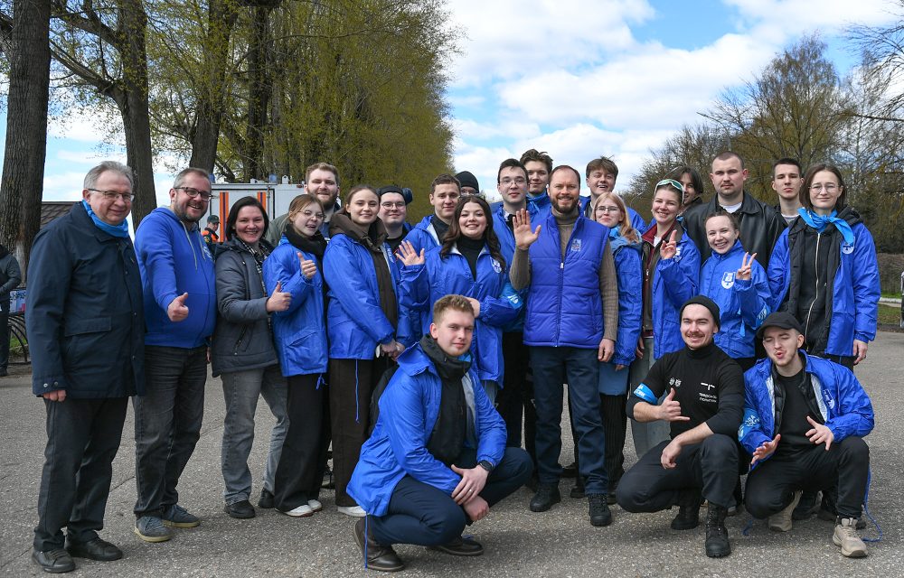 Виталий Королев принял участие в субботнике в Твери