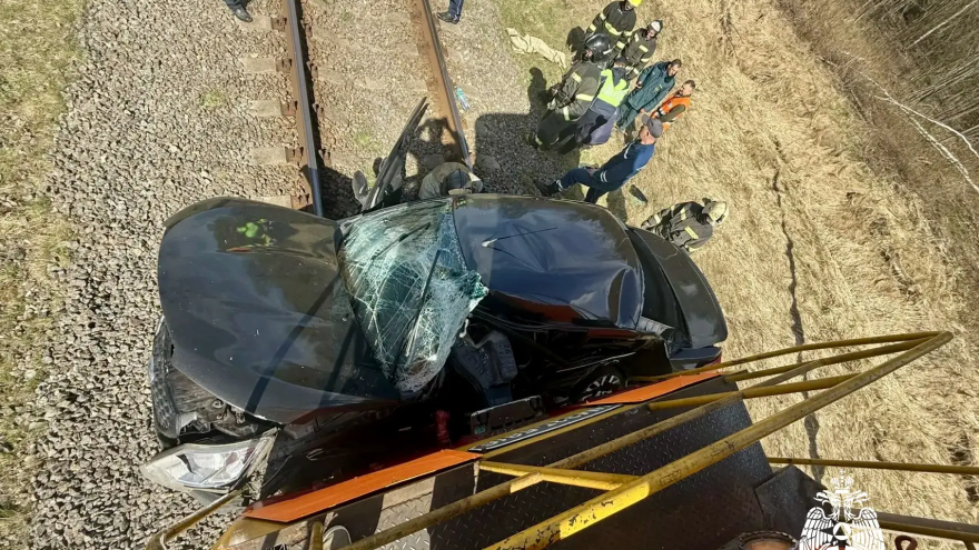 В Ржевском округе столкнулись локомотив и автомобиль