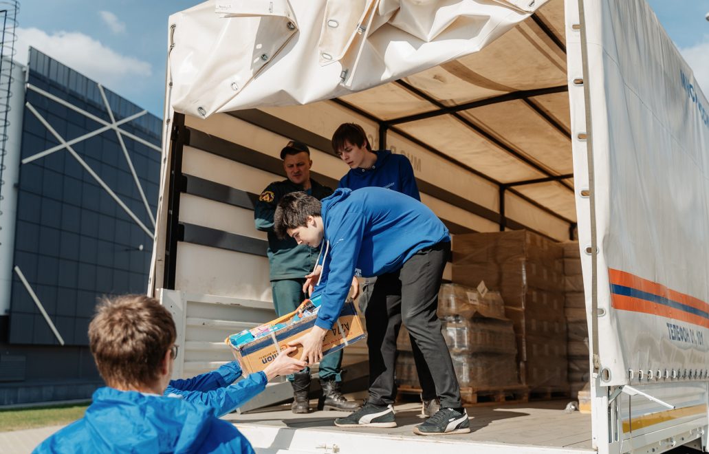 гуманитарный груз, гум груз, волонтеры