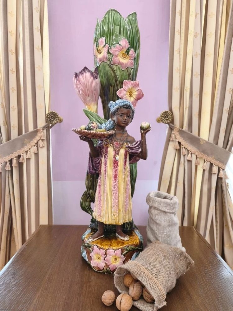 В Торжке открылась выставка "Россия-Африка"