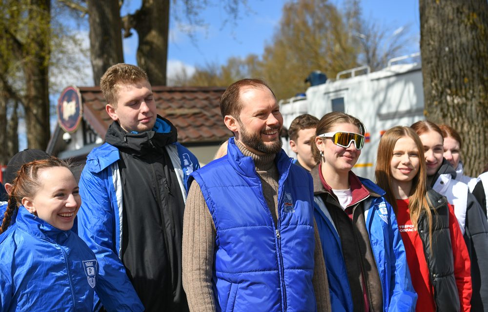 Виталий Королев принял участие в субботнике в Твери