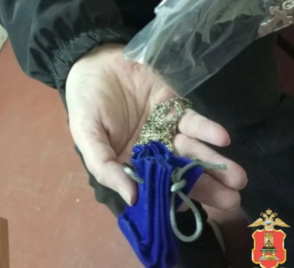 Женщина похитила ювелирные украшения у матери в Бежецке