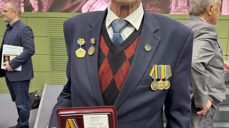 Анатолий Лукашов
