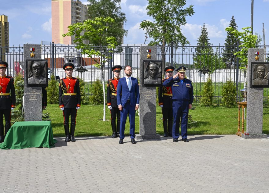 В Твери открыли стелы выпускников Тверского суворовского училища Василия Марзоева и Павла Ендовицкого