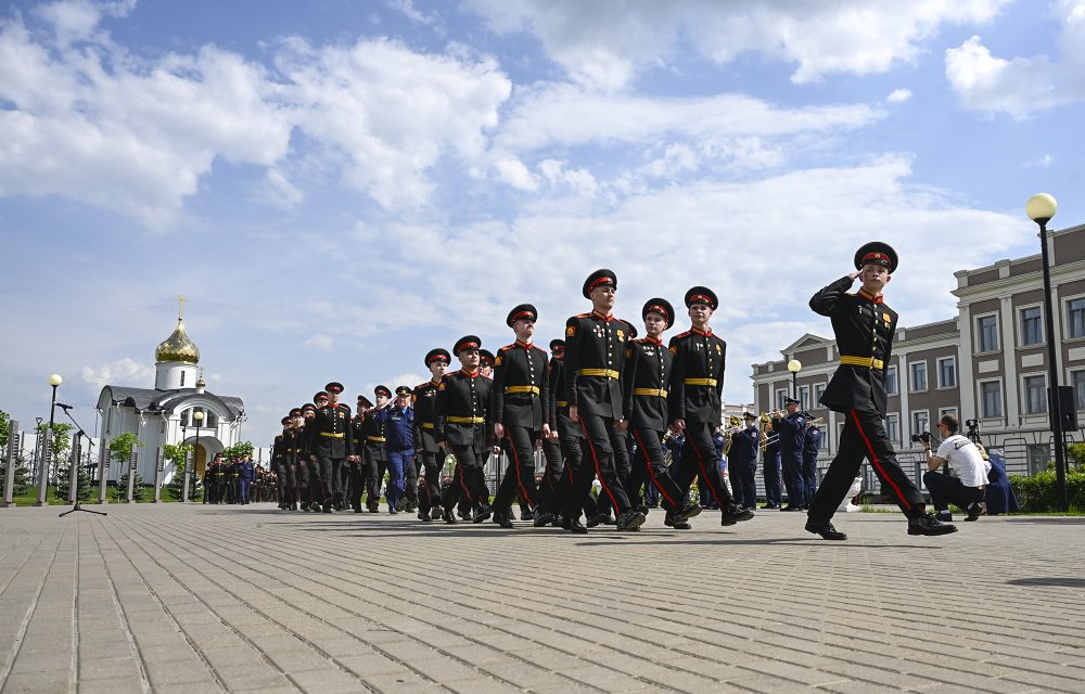 В Твери открыли стелы выпускников Тверского суворовского училища Василия Марзоева и Павла Ендовицкого