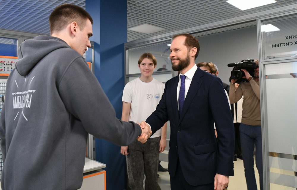 В Твери Виталий Королев посетил ярмарку вакансий