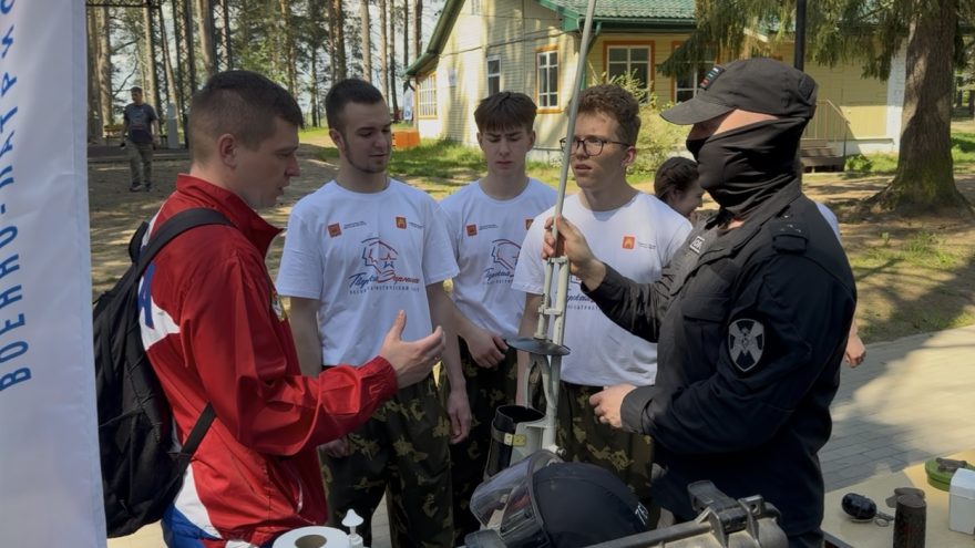 школьники