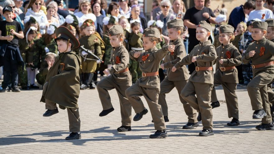 парад малышковых войск (1)