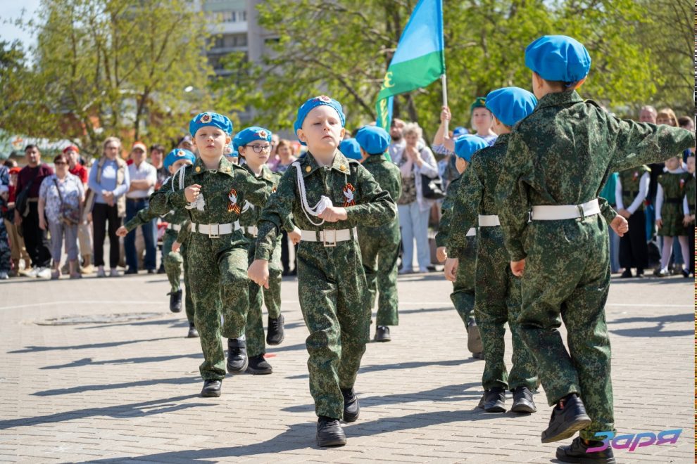 парад малышковых войск (4)