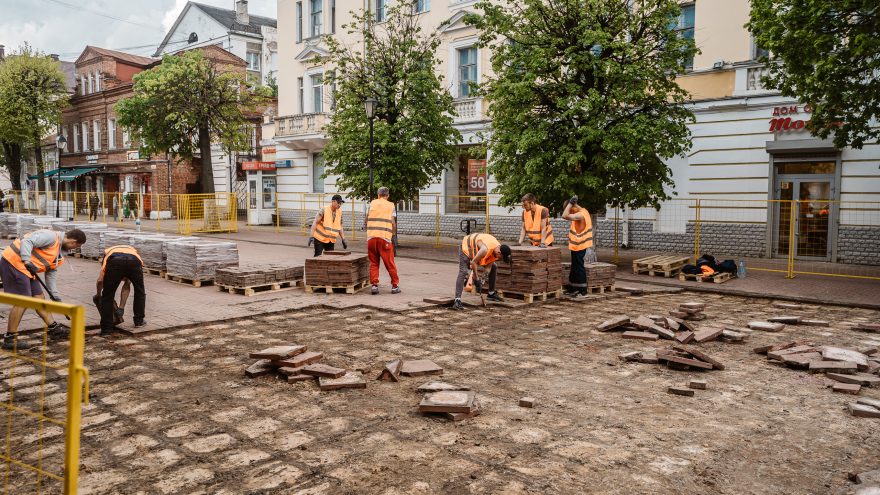 В Твери проходит ремонт улицы Трехсвятской