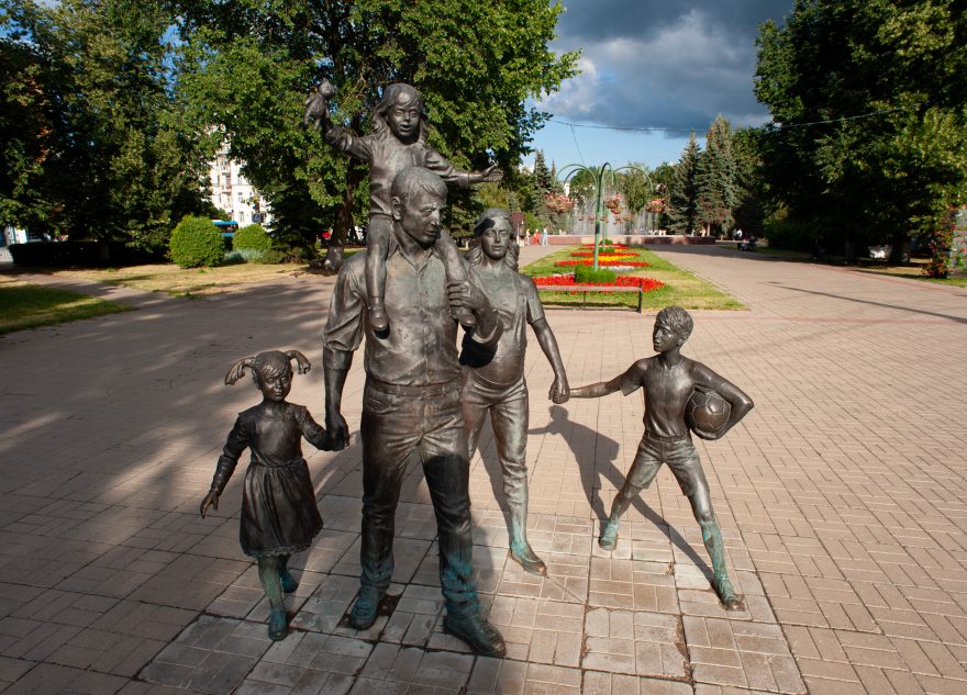 семья, памятник