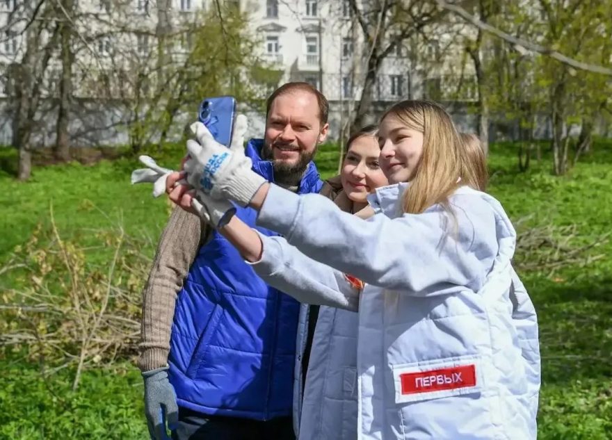 королев с молодежью