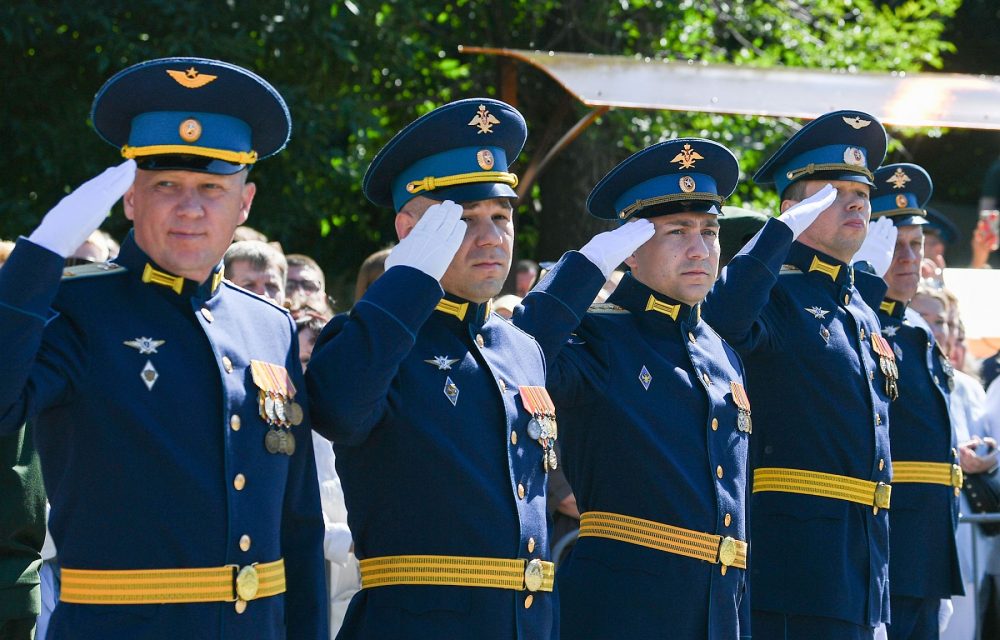 Виталий Королев поздравил выпускников военной академии имени Жукова