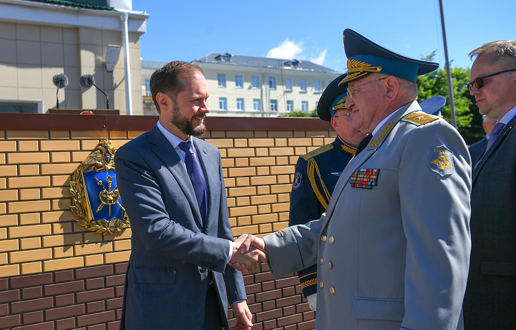 Виталий Королев поздравил выпускников военной академии имени Жукова
