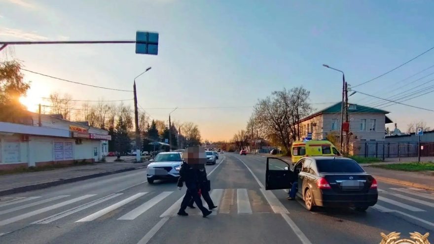 В Твери автомобиль сбил девочку